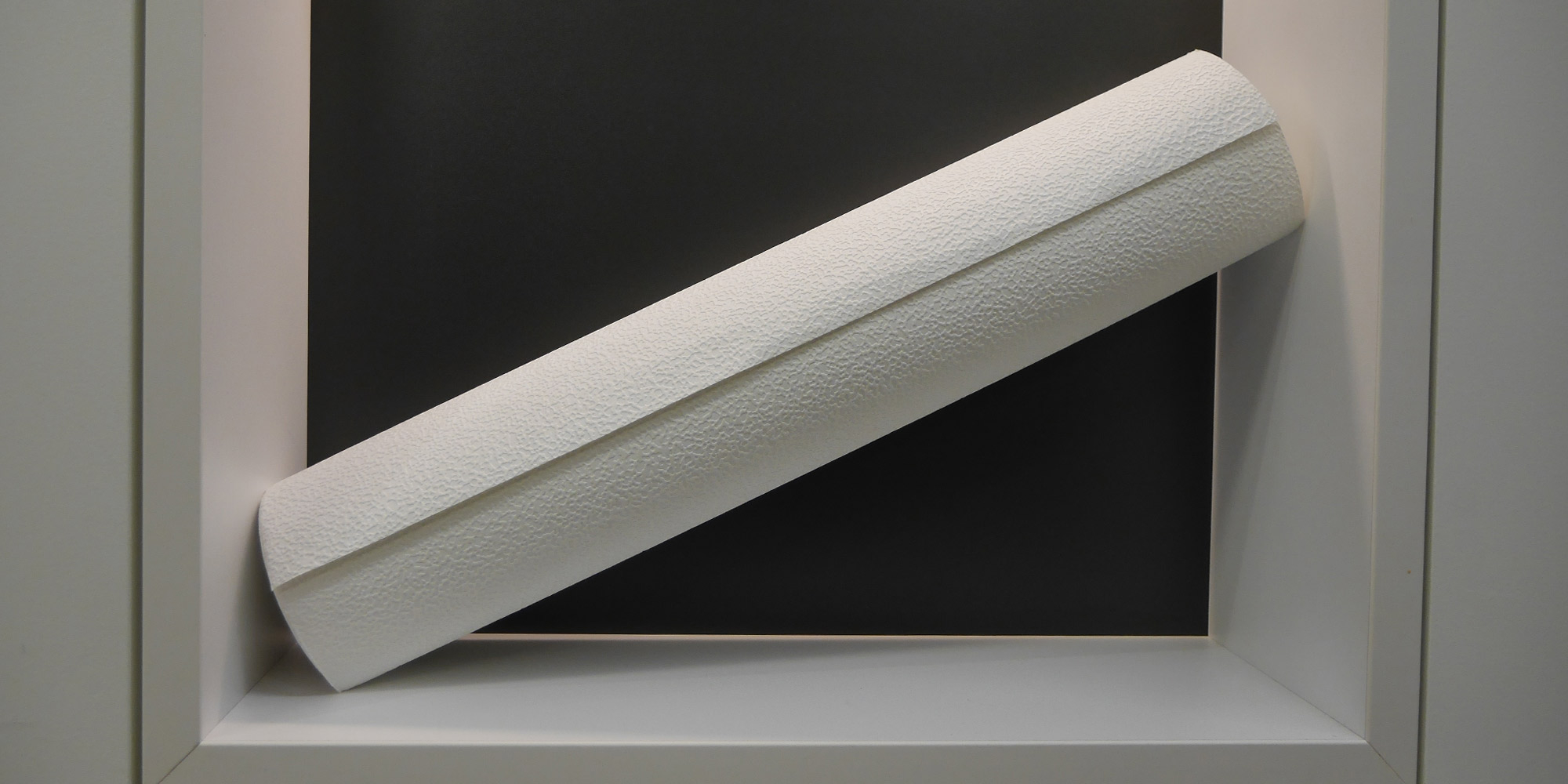 Vliestapete in zeitlosem Design, einfach anzubringen und pflegeleicht.