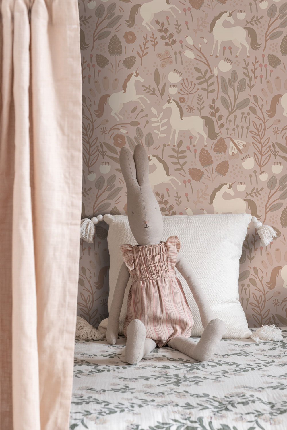 Süße Mädchen Einhorntapete märchenhafte Vliestapete beige