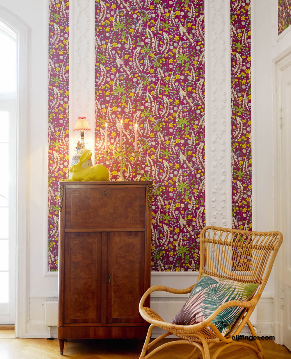 Dark-Red non-woven Floral Wallpaper Colourful-55-383503