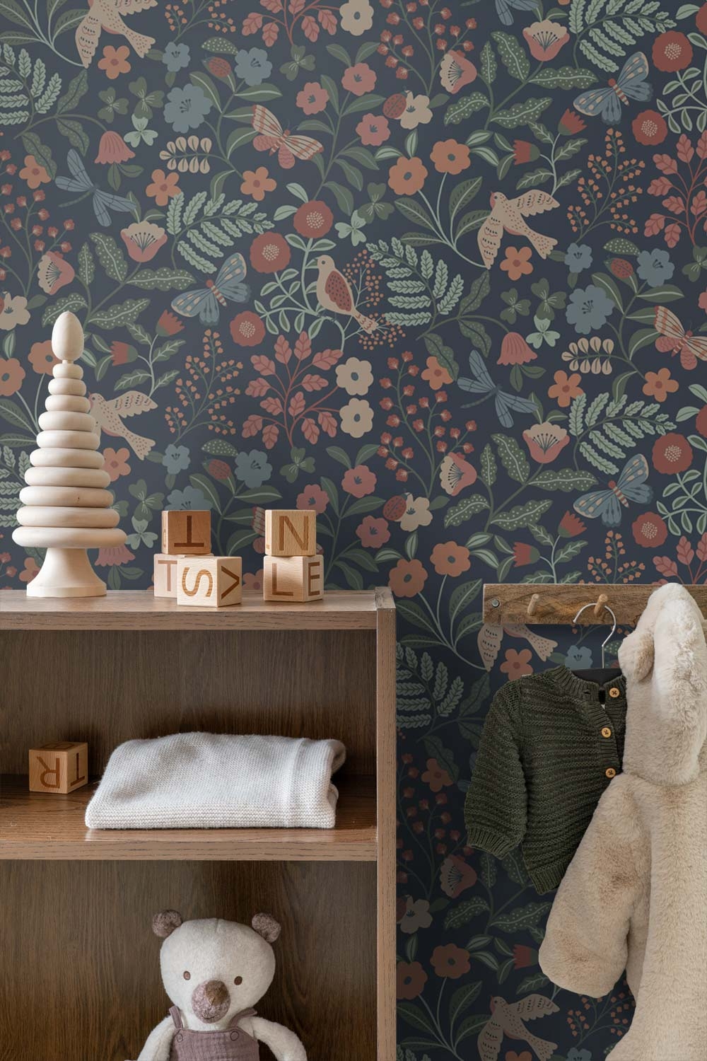 Zauberhafte Blumen Boho Vliestapete Schwalben dunkelblau