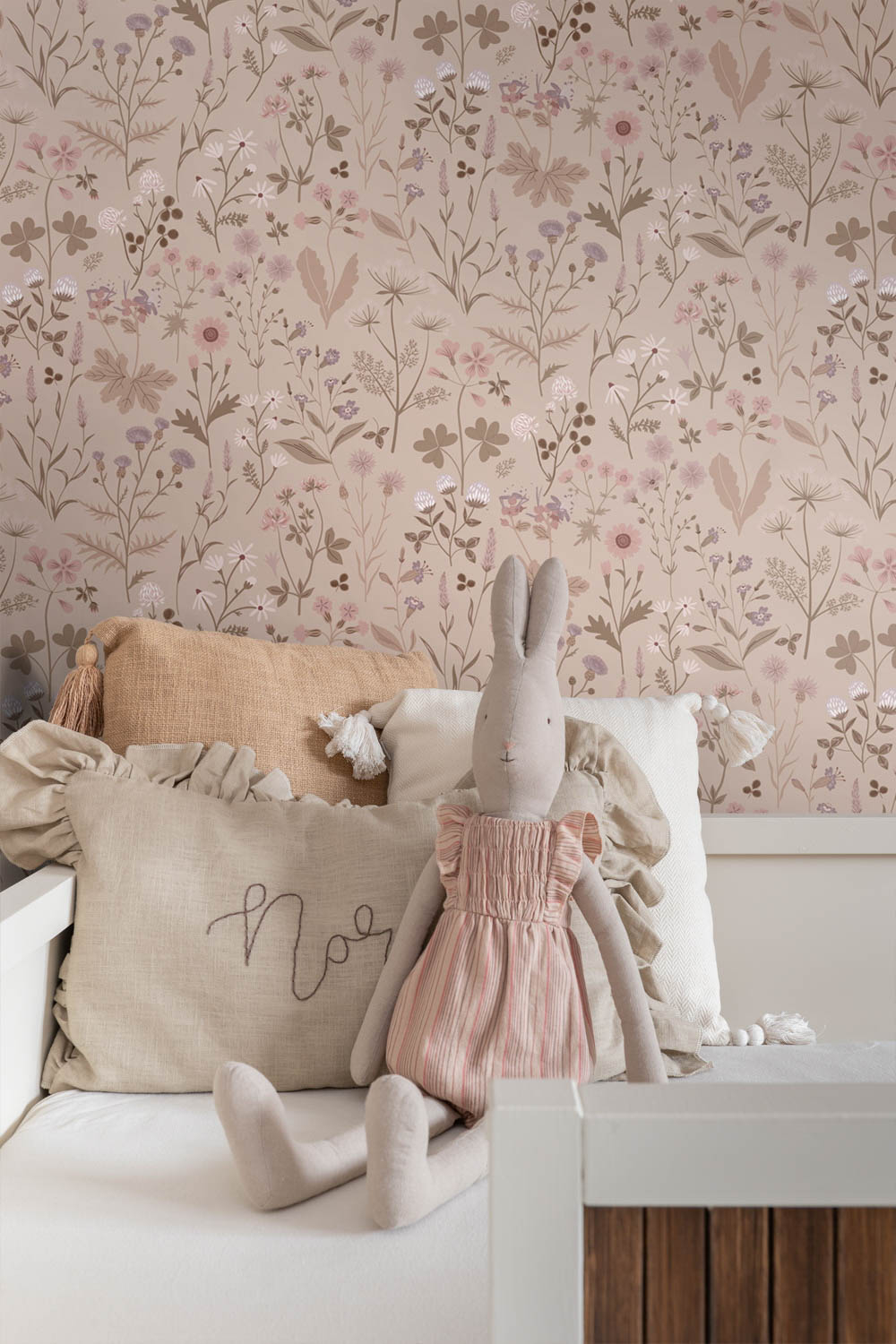 Wildflowers floral pattern wallpaper girls room dusty pink