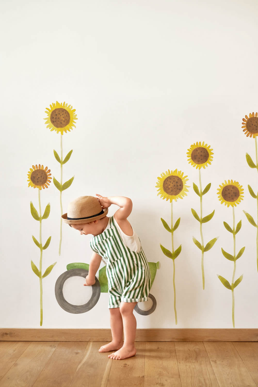 Large Tractor Pastel Colored Murals Casadeco - Once upon a time OUAT88627758-36-OUAT88627758