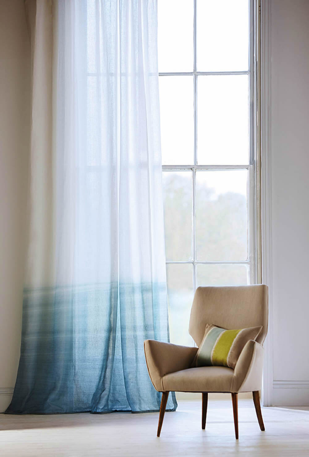 horizontaler Farbverlauf weiß und blau Dekostoff Sanderson Harlequin - Colour 1 HLAL130955-60-HLAL130955.1M
