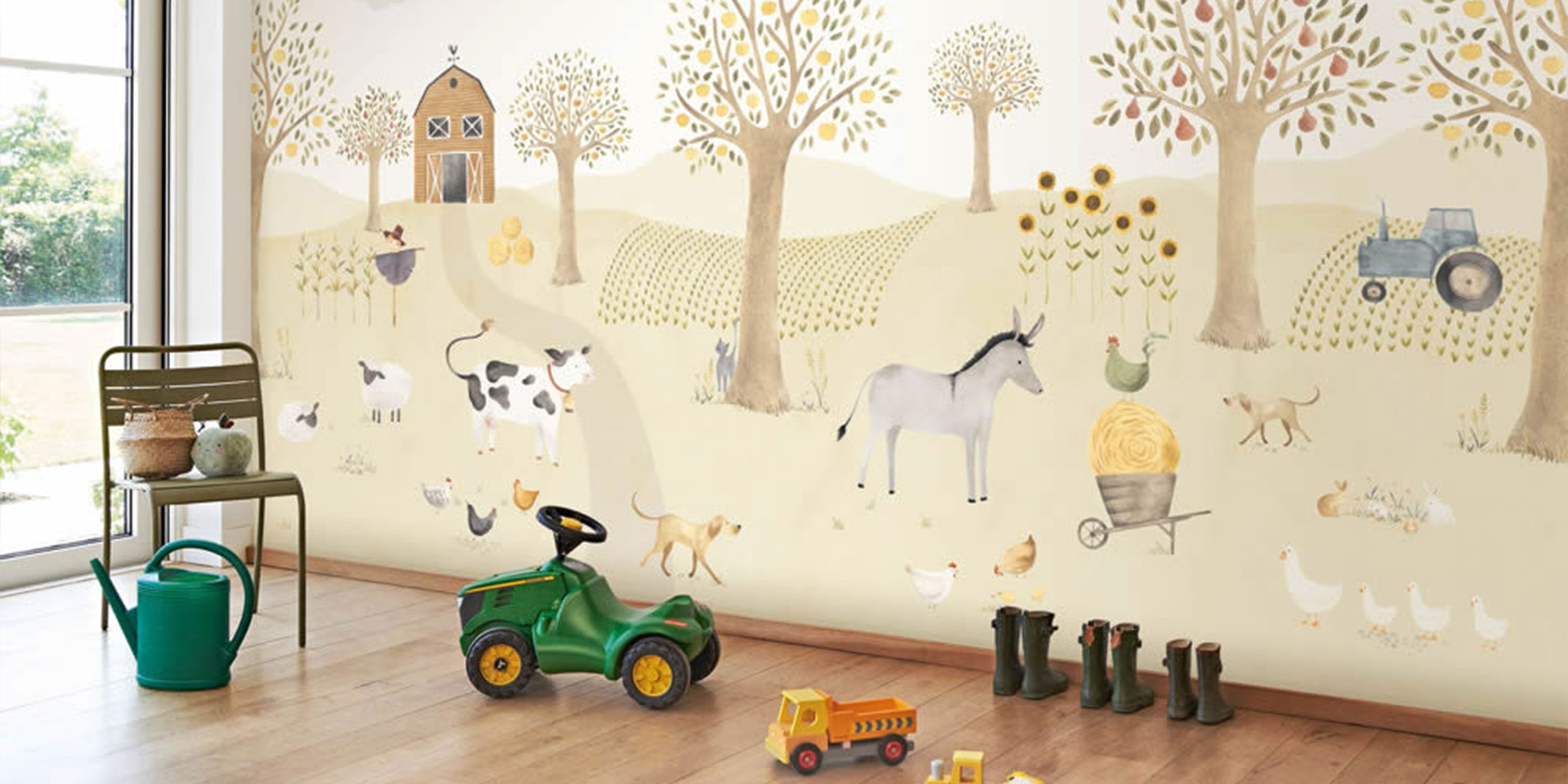 Kinderzimmer Wandbild Bauernhof in Grün mit Tieren und Traktor