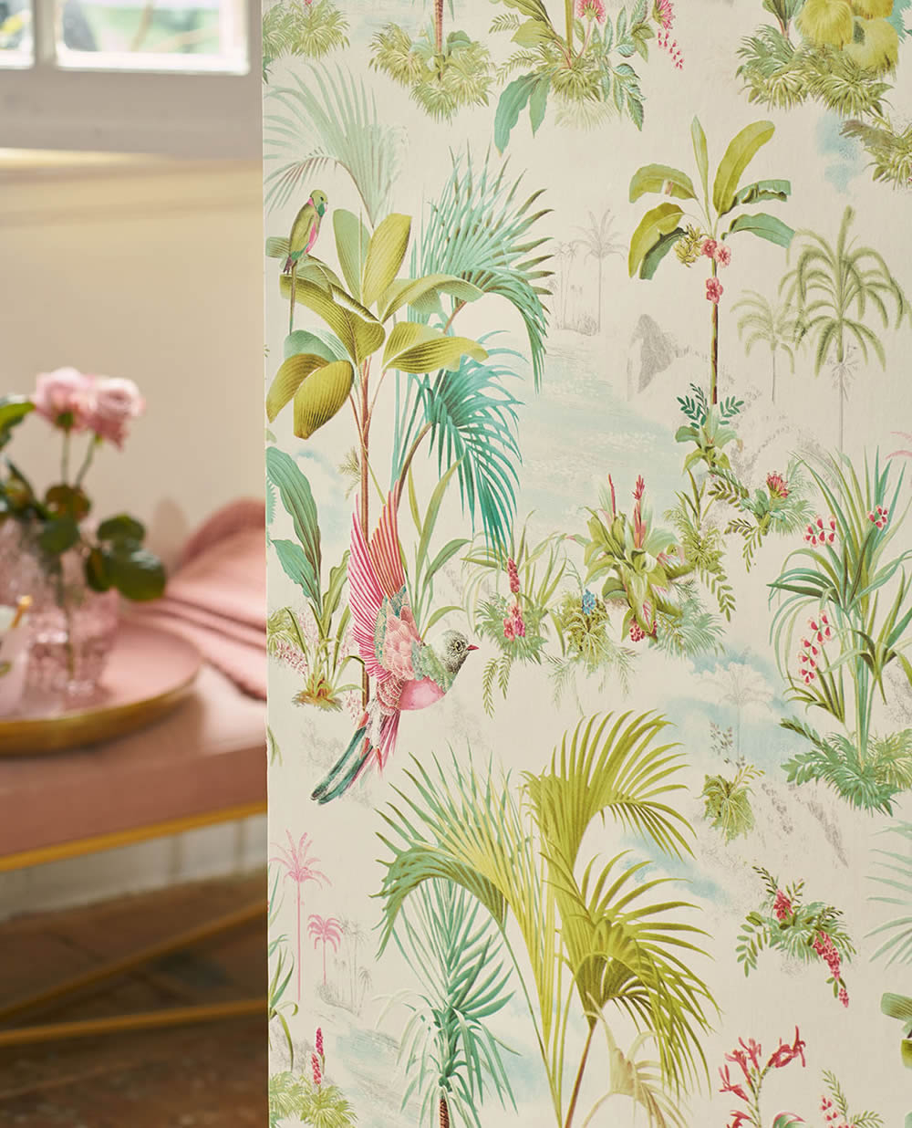 Wallpaper non-woven white palm leaves Pip Studio 5 300140-55-300140