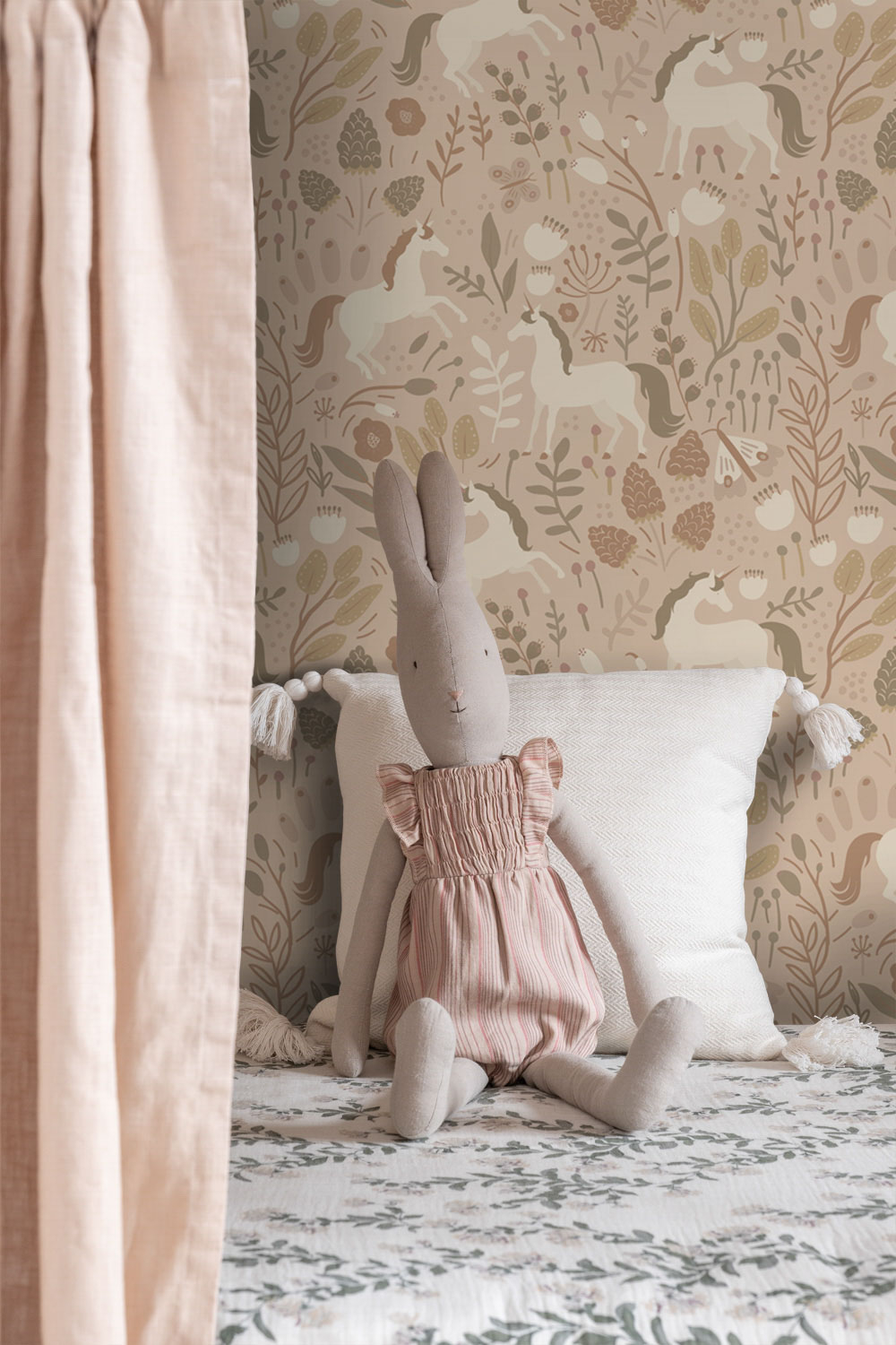 Vintage-Stil Blumenmuster Einhorn und Schmetterling beige
