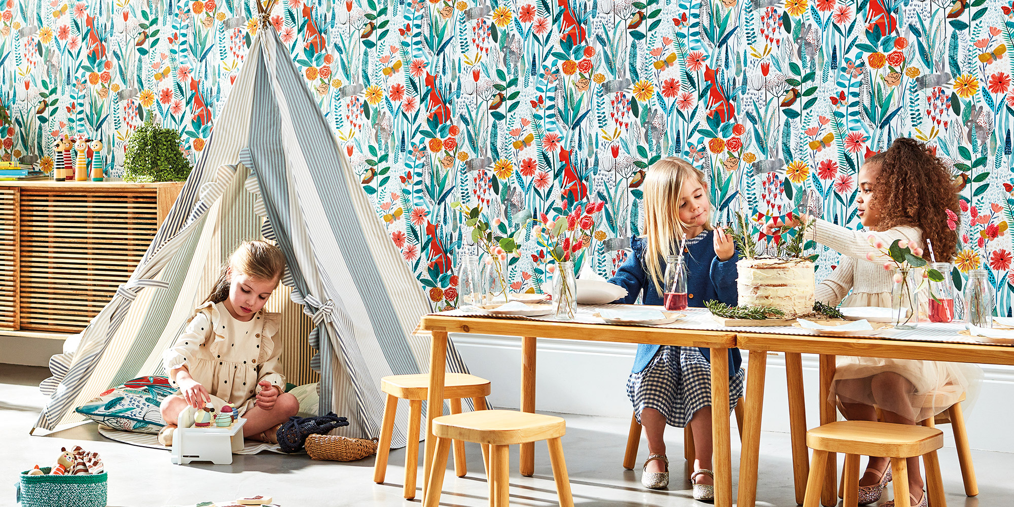 Kindertapeten in unterschiedlichen Stilrichtungen, für jedes Alter von verschiedenen Marken.