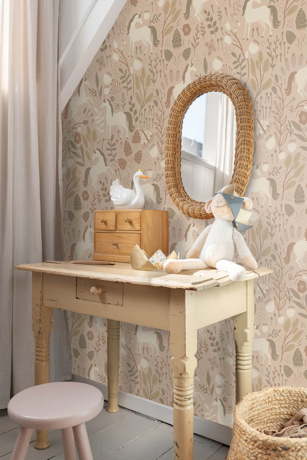 Vintage-Stil Blumenmuster Einhorn und Schmetterling beige