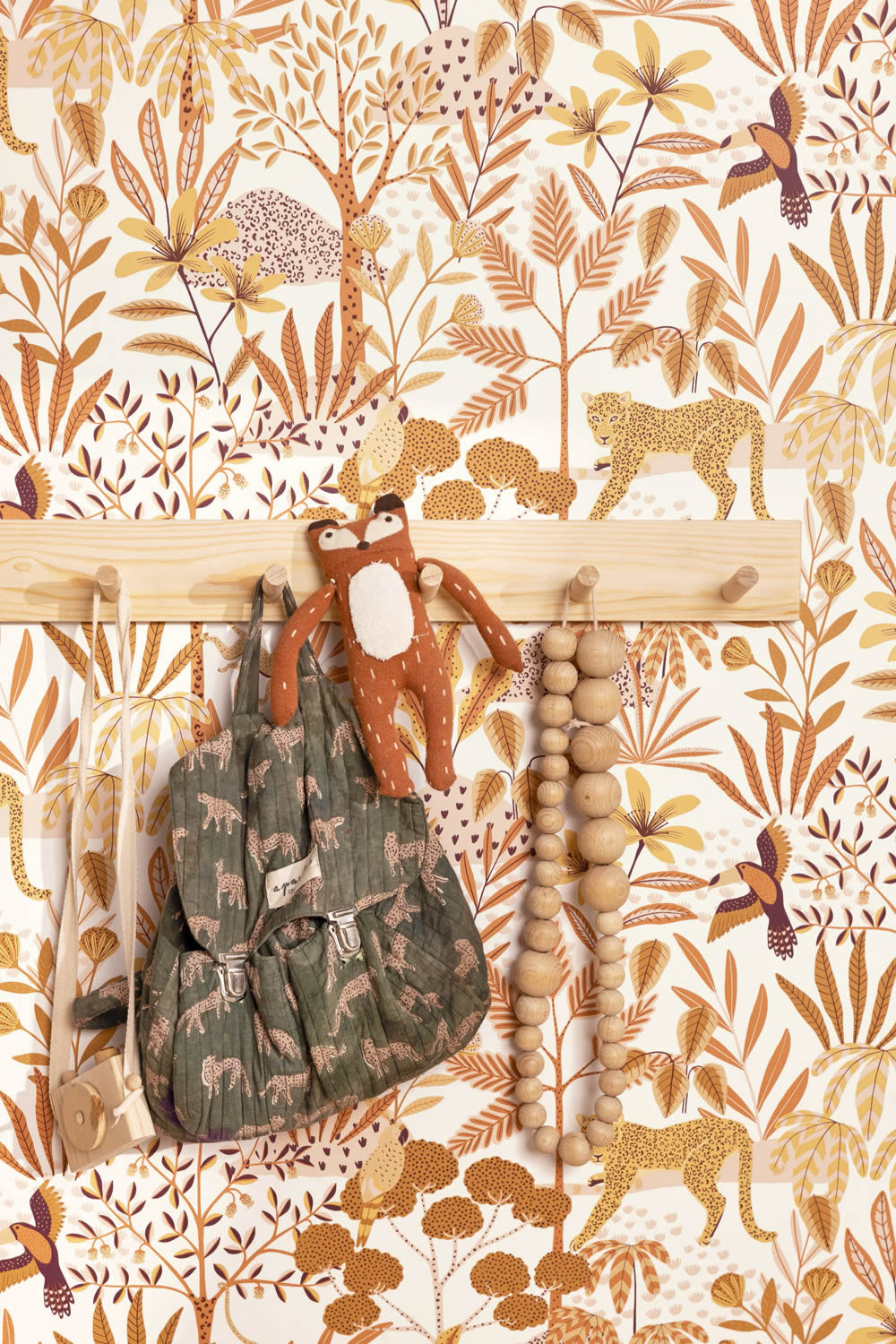 non-woven wallpaper jaguars monkeys parrots jungle white LGG104480448-36-LGG104480448.1M