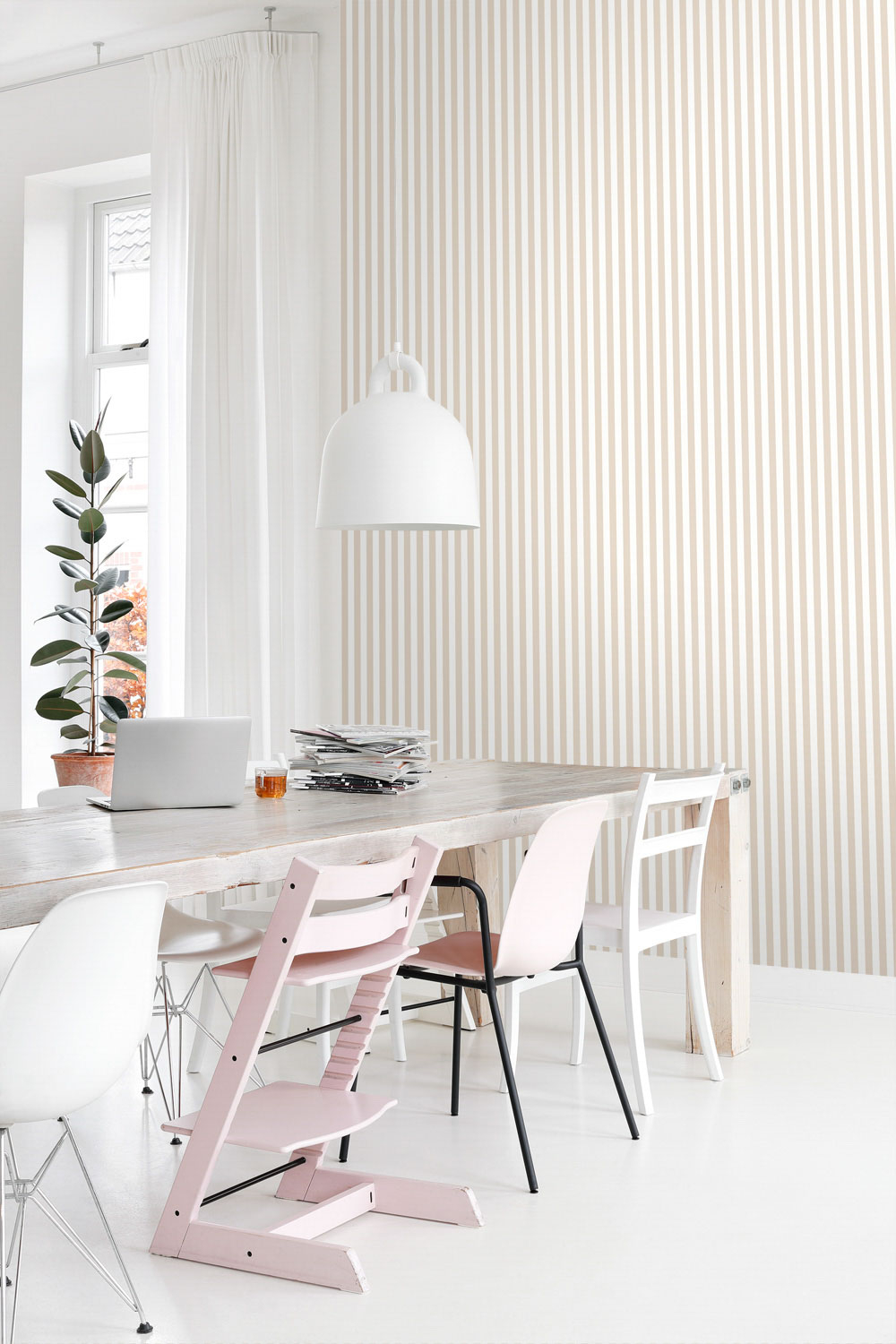 Klassische gerade Streifentapete Vlies zweifarbig weiß beige