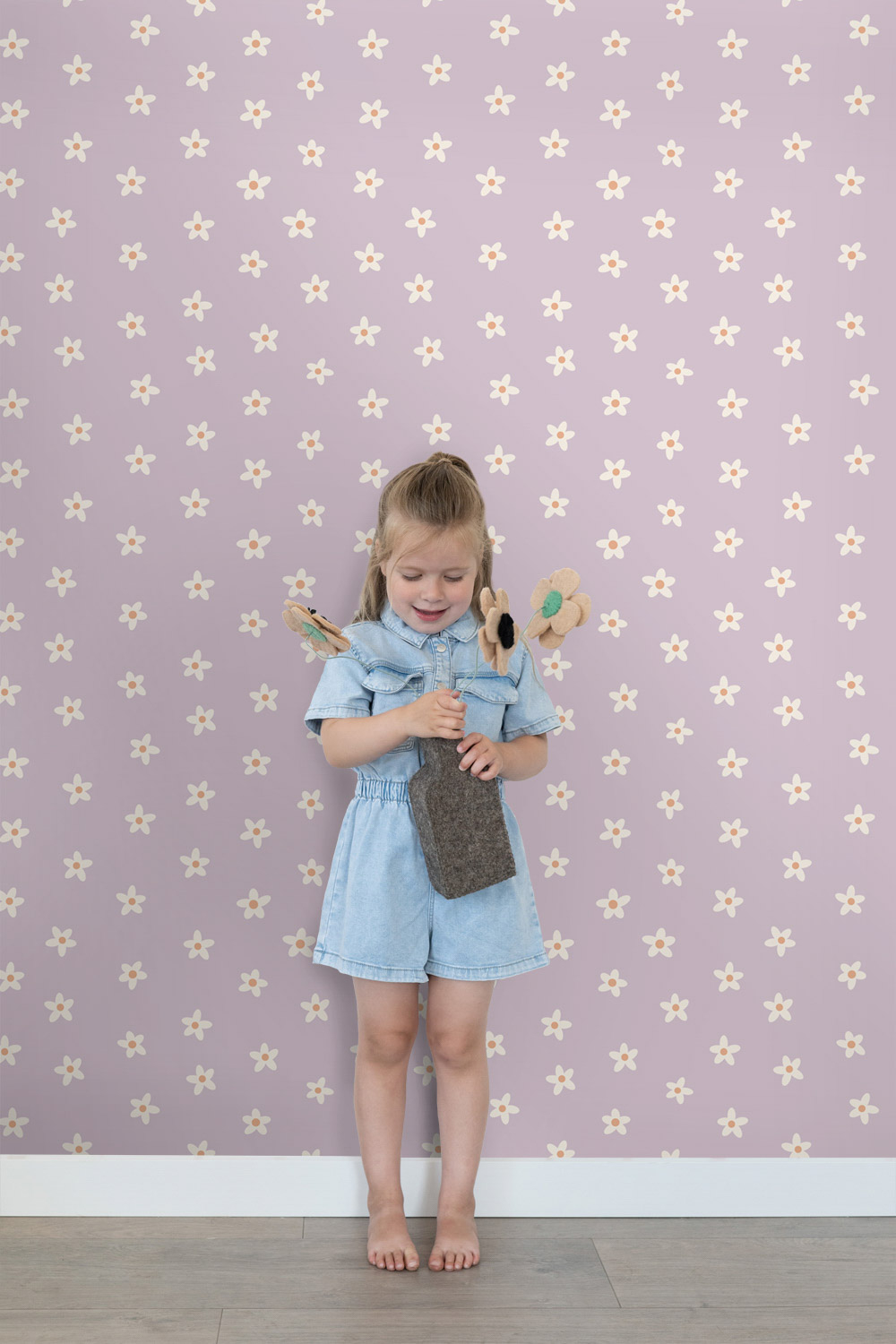 Gänseblumen kleine Blüten Vliestapete Esta Pom Pom flieder