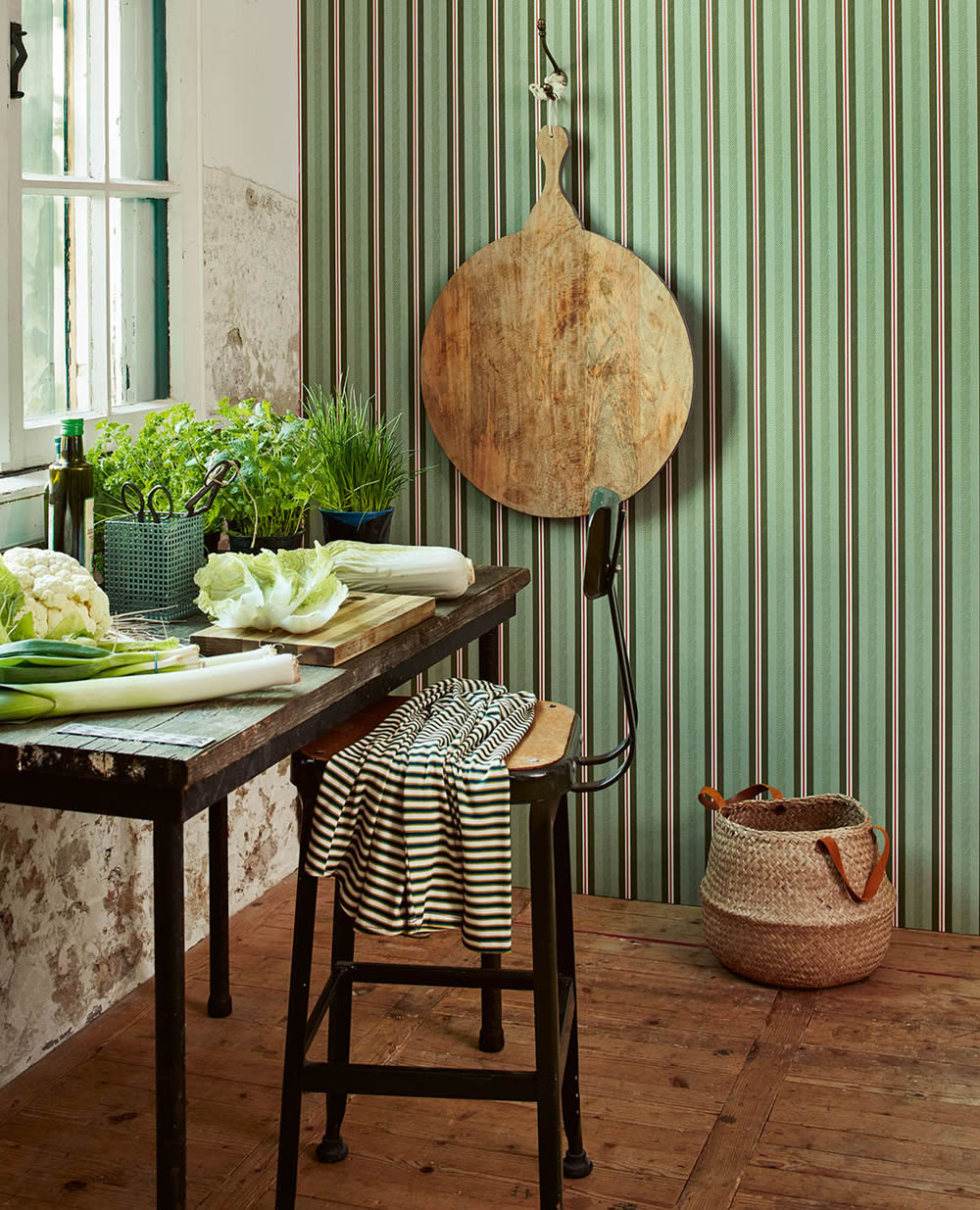 Wallpaper non-woven green stripes Pip Studio 5 300134-55-300134
