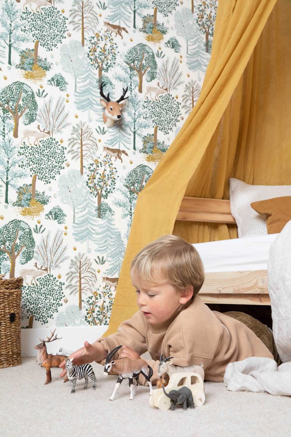 White and colorful wallpaper animals Caselio - La Foret Texdecor FRT102937012-36-FRT102937012.1M